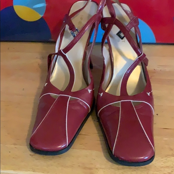 Red T Straps - Picture 4 of 4